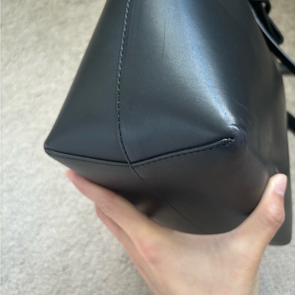 Mansur Gavriel black leather bucket bag, pink inside - Picture 6 of 13